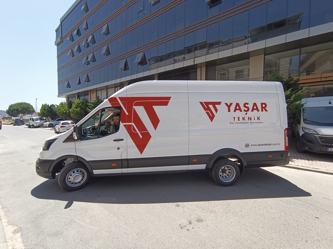 Araç giydirme uygulaması - Koca Reklam