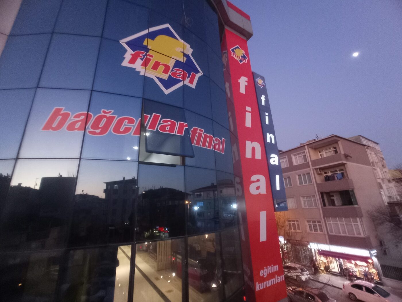 Cephe giydirme uygulaması - Koca Reklam