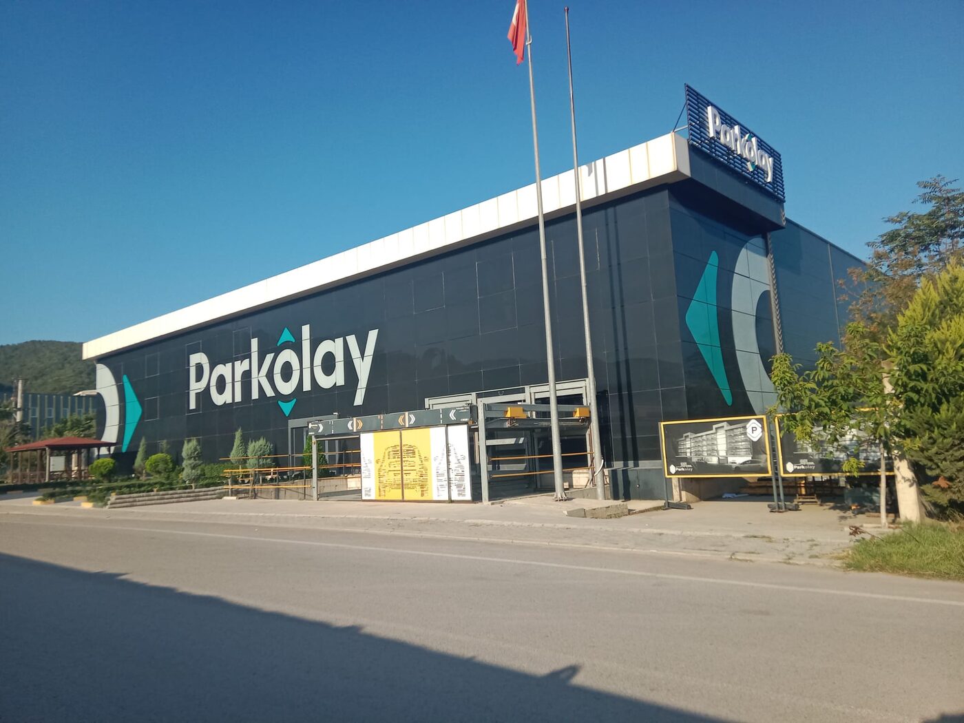 Cephe giydirme uygulaması - Koca Reklam